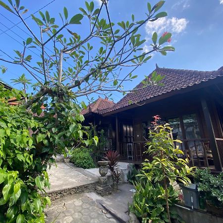 Lembah Bhucarya Hotel Lembongan Buitenkant foto