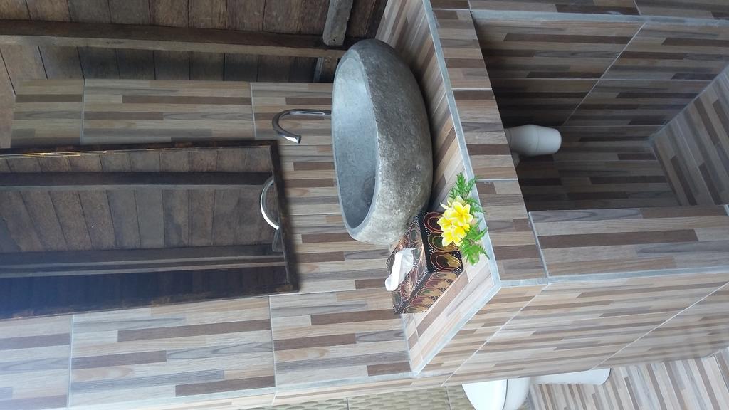 Lembah Bhucarya Hotel Lembongan Buitenkant foto