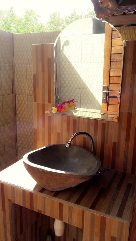 Lembah Bhucarya Hotel Lembongan Buitenkant foto